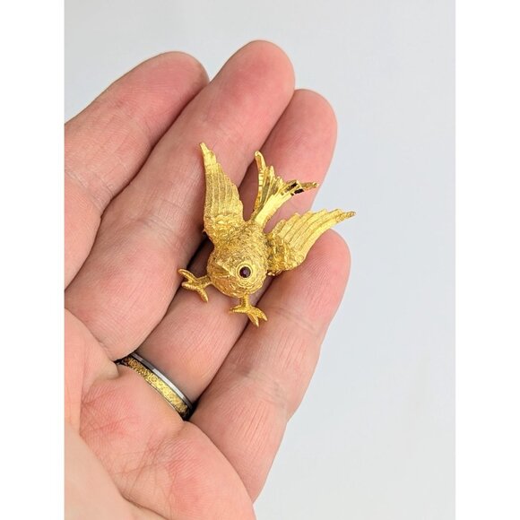 Vintage Mid-Century Gold Bird Brooch Pin Red Rhinestone Scarf Pin for Bird Lover - Picture 4 of 7